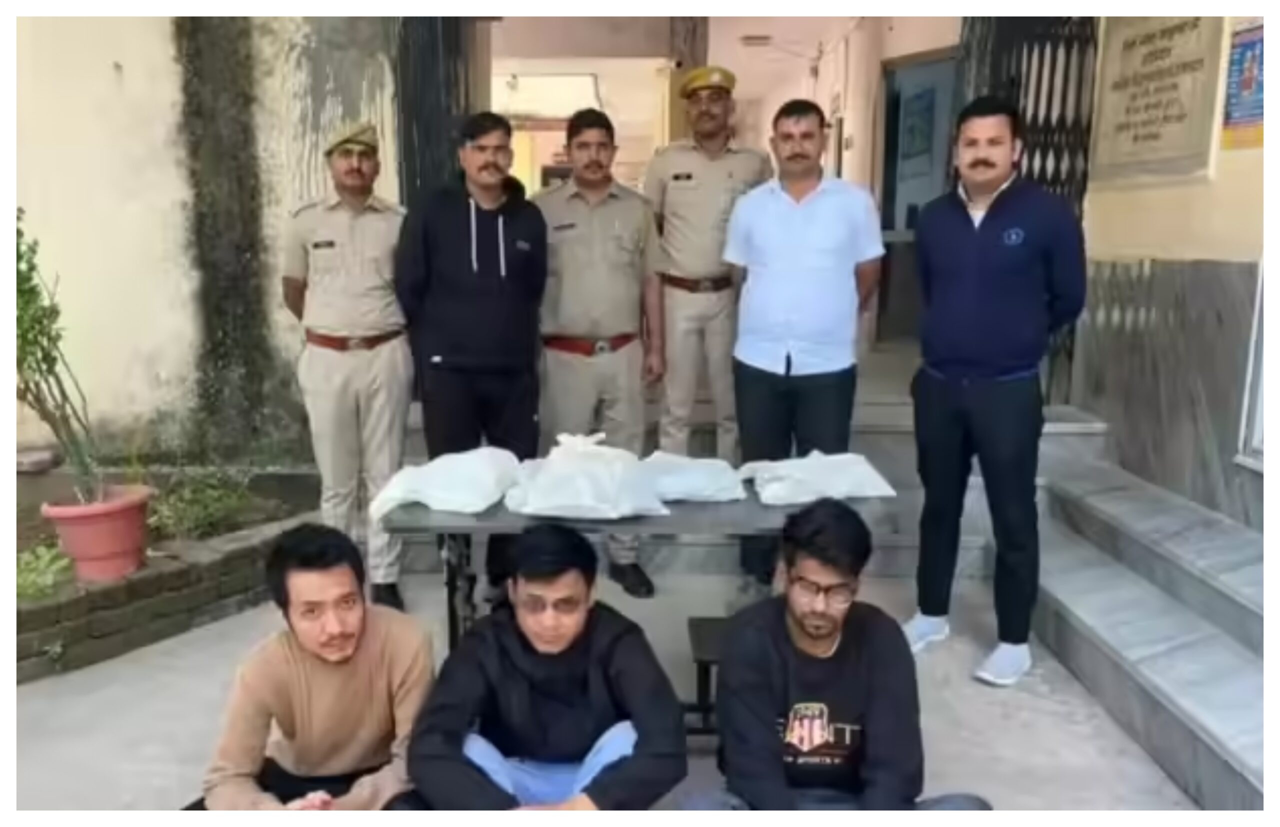 Madhya Pradesh: Major action! Two accused of fraud in the name of Hajj arrangements arrested in Rajasthan