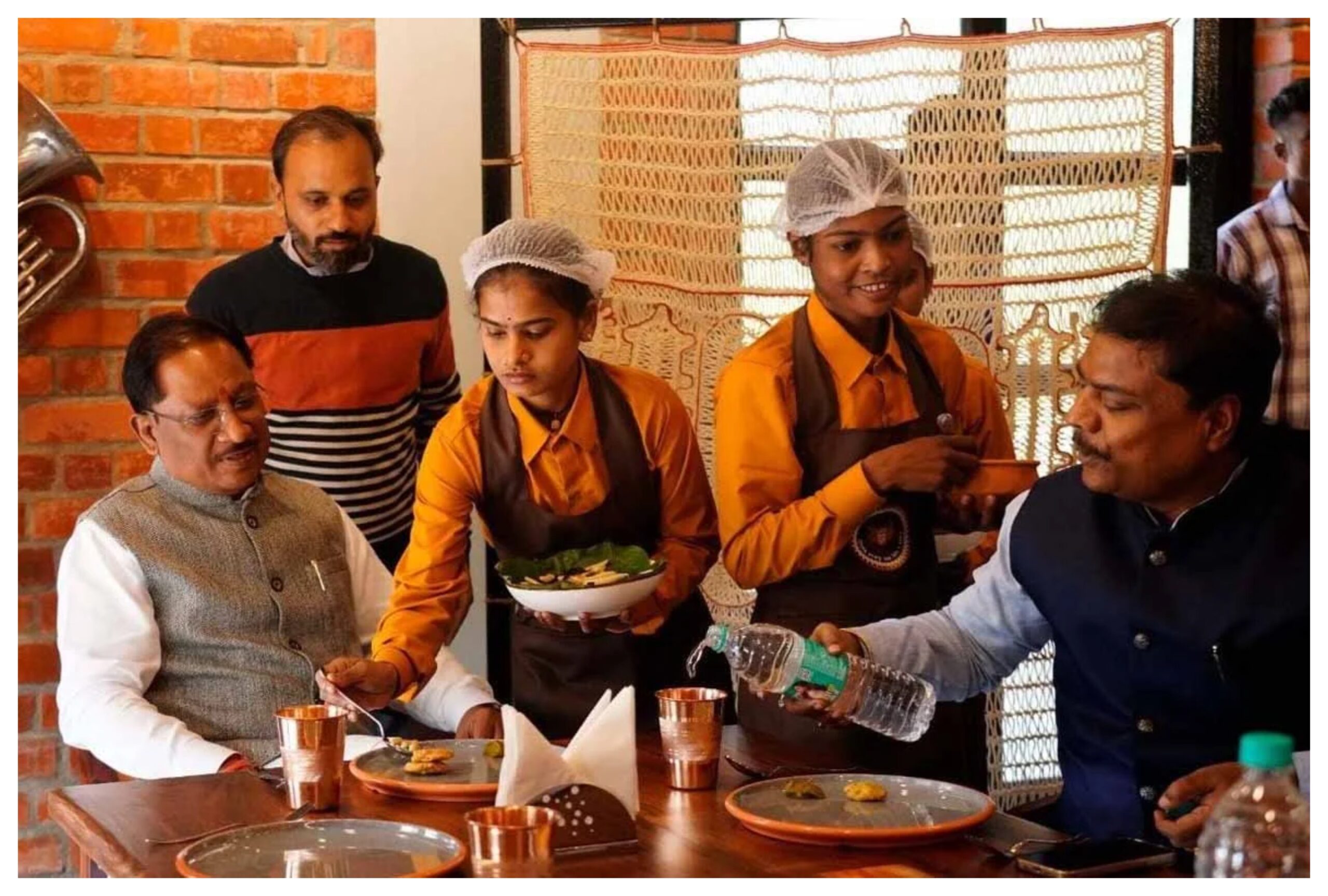 Chhattisgarh: Former Maoists, who left Naxalism, opened cafes in Bastar; CM Sai said – a symbol of hope, progress and peace