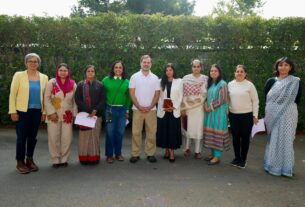 Political News: Rahul Gandhi sparks political debate over Delhi's toxic air