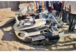 Uttar Pradesh: A truck carrying gravel overturns on a car, killing seven members of a family attending a funeral.