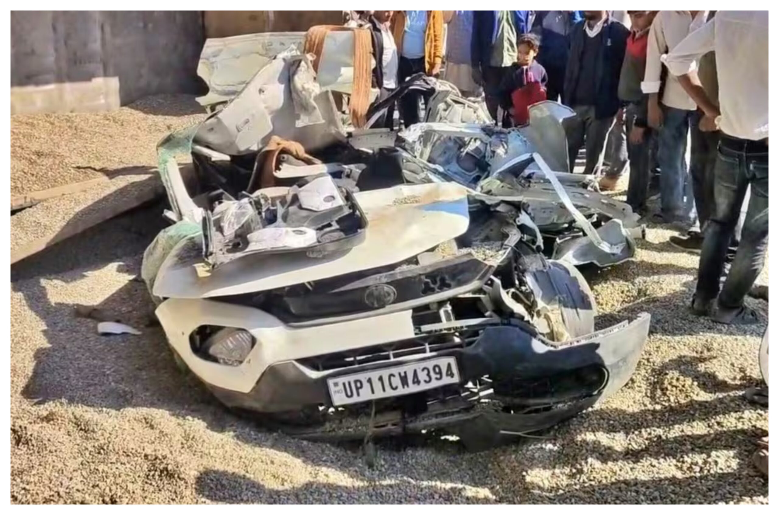 Uttar Pradesh: A truck carrying gravel overturns on a car, killing seven members of a family attending a funeral.