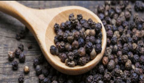 Black Pepper Benefits, Black Pepper Benefits, Black pepper,black pepper benefits,black peppercorn health benefits,benefits of chewing black pepper, black pepper for digestion, black pepper for immunity, black pepper antioxidants, piperine benefits, black pepper for metabolism,