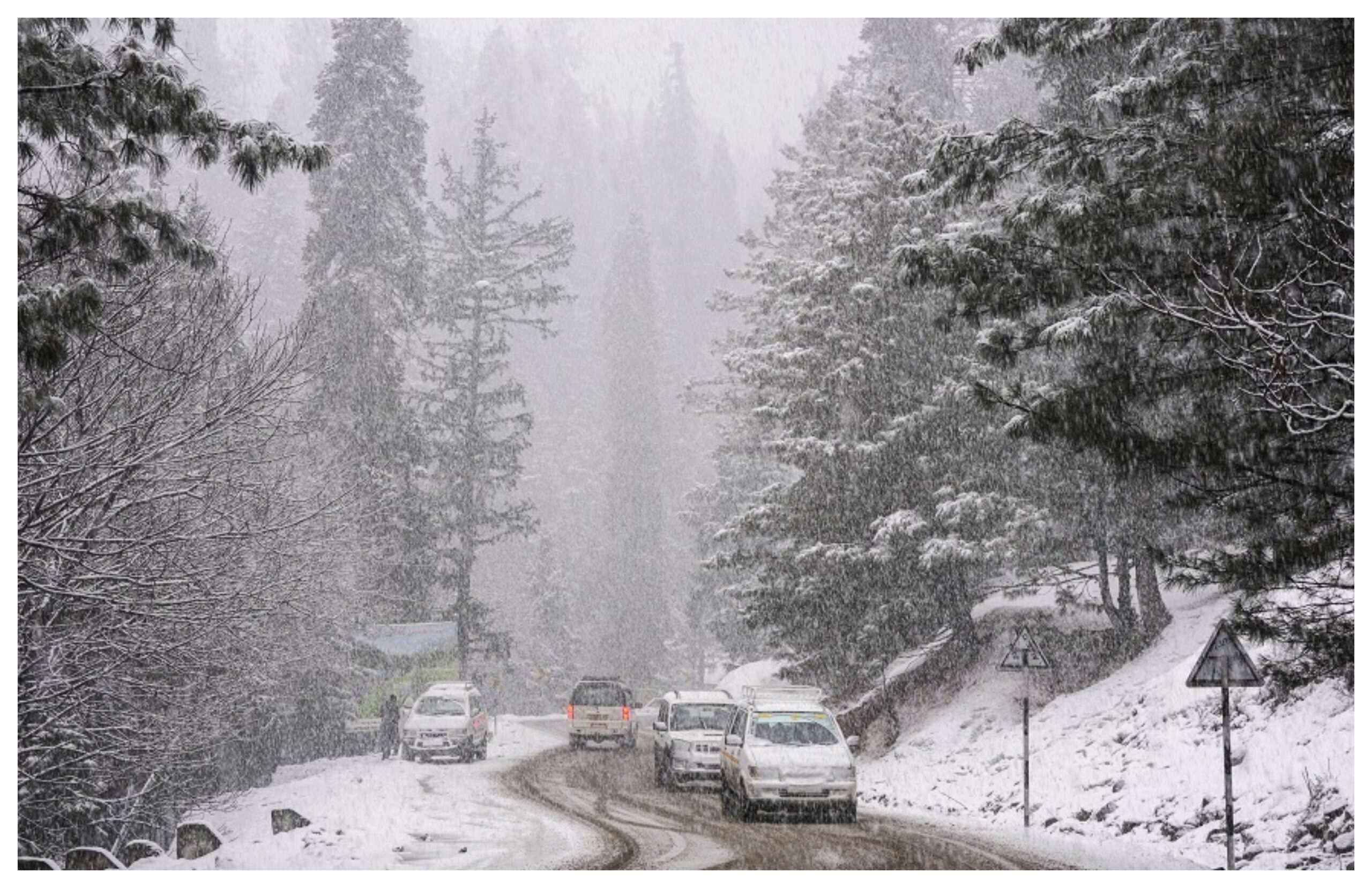 Jammu Kashmir: Snowfall in Gulmarg, Sonamarg and high altitude areas