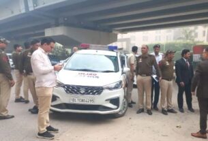 Delhi DTC Bus Tire Burst, Lal Quila Metro Station Closed, Delhi Blast,Delhi Car Blast,Delhi Red Fort Blast,Delhi News,DMRC,Delhi Metro,Lal Quila Metro Station Closed,Metro Station Closed,DMRC Lal Quila Metro Station Closed,lal quila metro station, दिल्ली News,