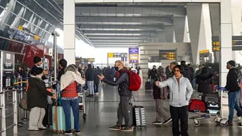 Delhi Airport, Delhi airport, gps spoofing, cyber attack, incidents of spoofing, indira gandhi international airport, fake satellite signals, congestion, gps spoofing incidents, india-pakistan border, conflict zones, flight diversions, air traffic control, technical glitch, atc system, India News in Hindi, Latest India News Updates,