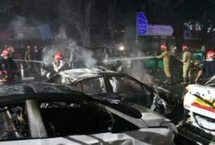 Delhi Blast, Delhi blast investigation, Red Fort incident, doctors detained, NIA investigation, Al Falah University, Umar Nabi, Delhi Police, terror module, blast conspiracy, Dr. Muzammil Ganai, New Delhi News, New Delhi Latest News, New Delhi News in Hindi, New Delhi Samachar