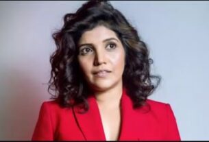 Actress Mukta Barve, Mukta Barve, Actress, Mukta Barve, Nach Ga Ghume, Marathi Actress, struggling days, Dadar station, Rush in Mumbai Local"