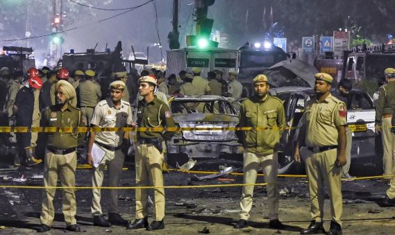 Delhi Blast News, Delhi car blast, Red Fort explosion, Car fire Delhi, Explosion near Red Fort Delhi, Delhi car fire incident, Latest Delhi news,