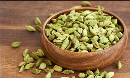 Cardamoms,Cardamoms Benefits,Cardamoms Health Benefits,Ilaichi Khane Ke Fayde,Ilaichi Ke Fayde,Benefits of eating cardamom before sleep,What happens if you eat 2 cardamoms at night,Cardamom for better sleep,Nighttime cardamom health benefitsGreen cardamom uses,Who should eat cardamom daily,Cardamom Bedtime Remedy,