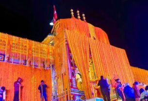 Badrinath Portals Closed, UTTARAKHAND CHAR DHAM YATRA 2025, BADRINATH TEMPLE CHAMOLI, BADRINATH DHAM KAPAT CLOSED, BADRINATH TEMPLE DECOR WITH FLOWERS #Badrinath, #LastDarshan, #Pilgrimage ,#HinduFaith ,#SpiritualJourne,y #Devotees, #SacredSite, #BadrinathTemple ,#ReligiousTourism, #IndiaPilgrimage,