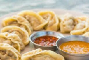 Momos Side Effects, momos health risks, daily momos consumption, maida momos effects, momos digestion issues, disadvantages of eating momos daily, momos impact on blood sugar, unhealthy street momos side effects, momos and heart disease risk