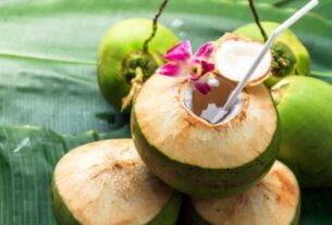 Coconut Water Side Effects, coconut water, coconut water benefits, coconut water side effects, who should not drink coconut water, coconut water and kidney disease, coconut water effect on blood sugar, coconut water for low blood pressure, drinking coconut water before surgery
