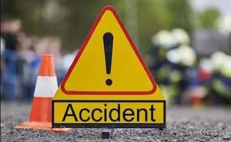 Andhra Pradesh Accidents, सड़क हादसा, श्रीकाकुलम, नंदयाल, ट्रक और बस दुर्घटना, road safety, तीर्थयात्रा हादसा, travel accident, घायल, deaths, emergency response