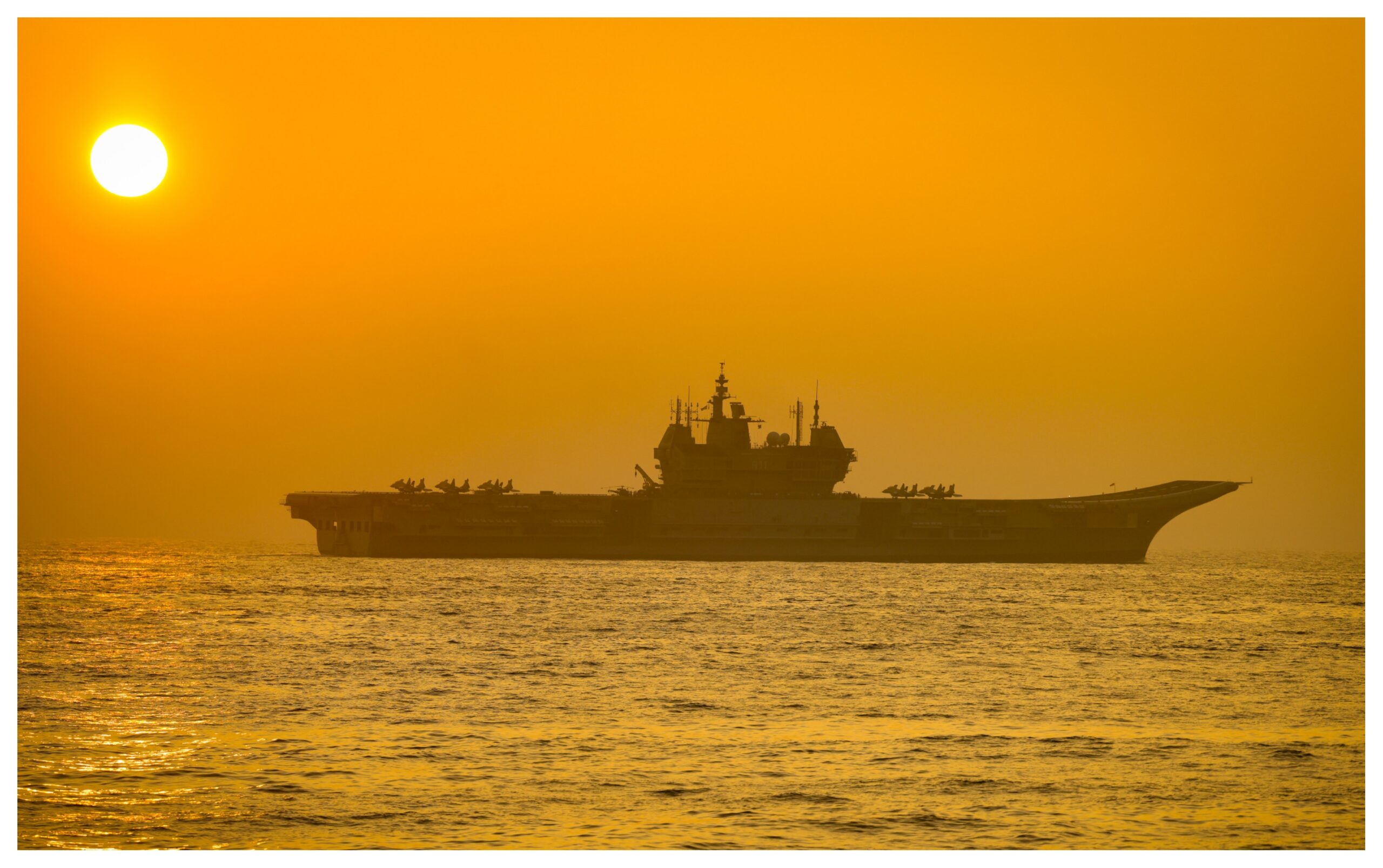 Kerala: Grand event on the eve of Navy Day, display of naval might on the seashore of Thiruvananthapuram