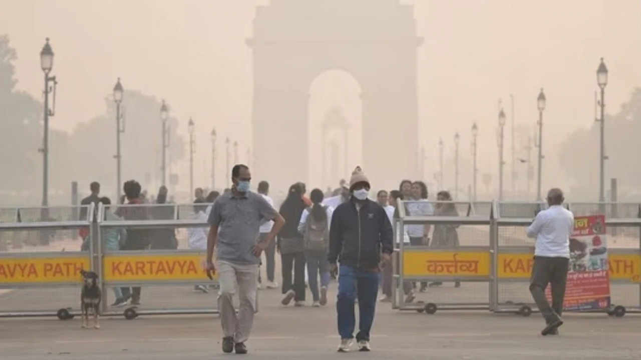 Delhi Pollution: The impact of air pollution is not stopping... breathing has become difficult in Delhi!