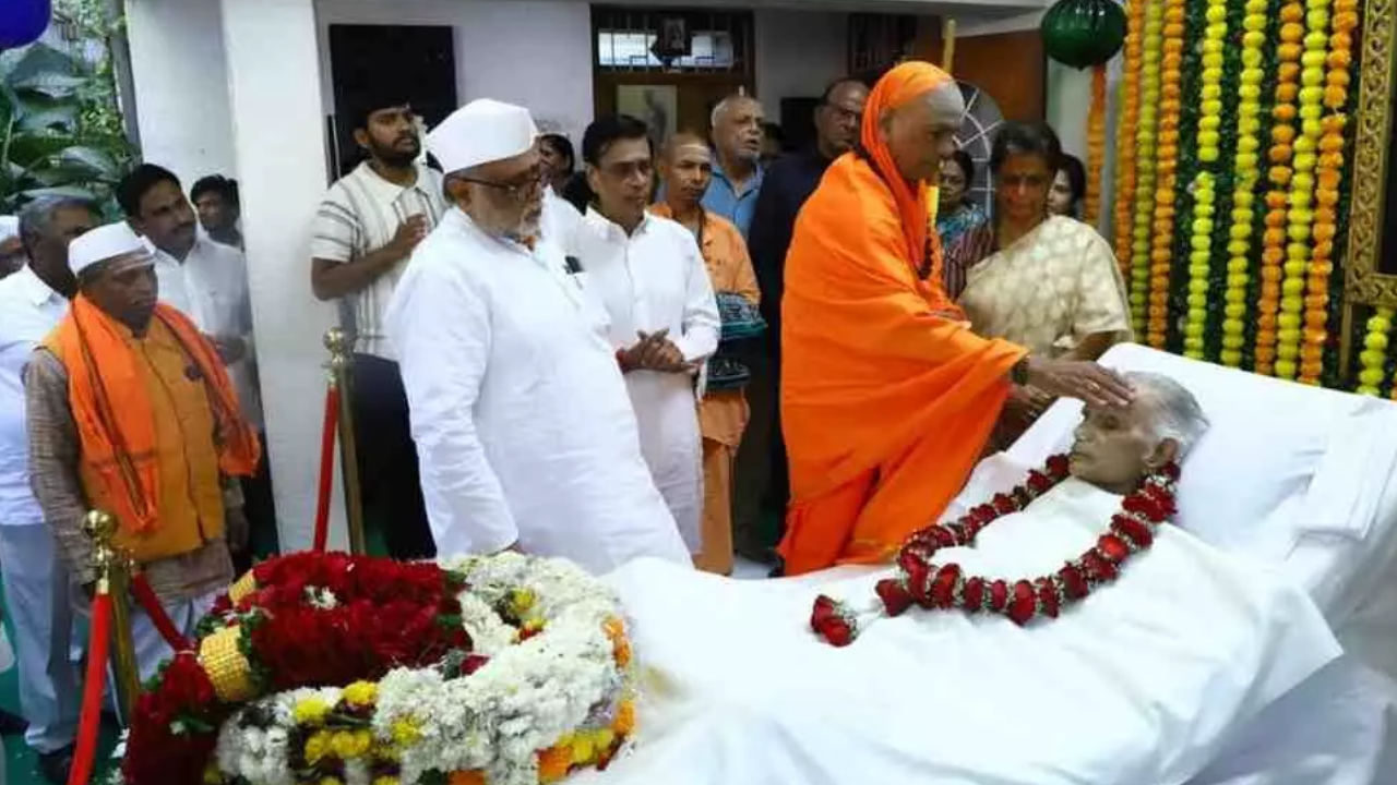 Maharashtra: Former Union Minister Shivraj Patil cremated with state honours