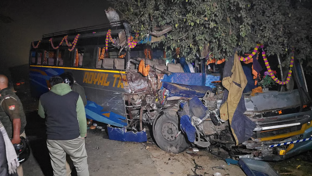 Uttar Pradesh: Bus carrying pilgrims to Ajmer Sharif collides with truck, 4 dead