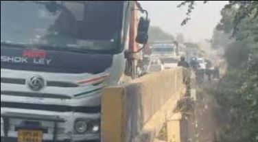 Unnao Accident, Unnao accident, road accident, dumper collision, Uttar Pradesh accident, fatal accident, road safety, accident news, Unnao road tragedy, Indian road accidents, Unnao city, Unnao News, Unnao Latest News, Unnao News in Hindi, Unnao Samachar