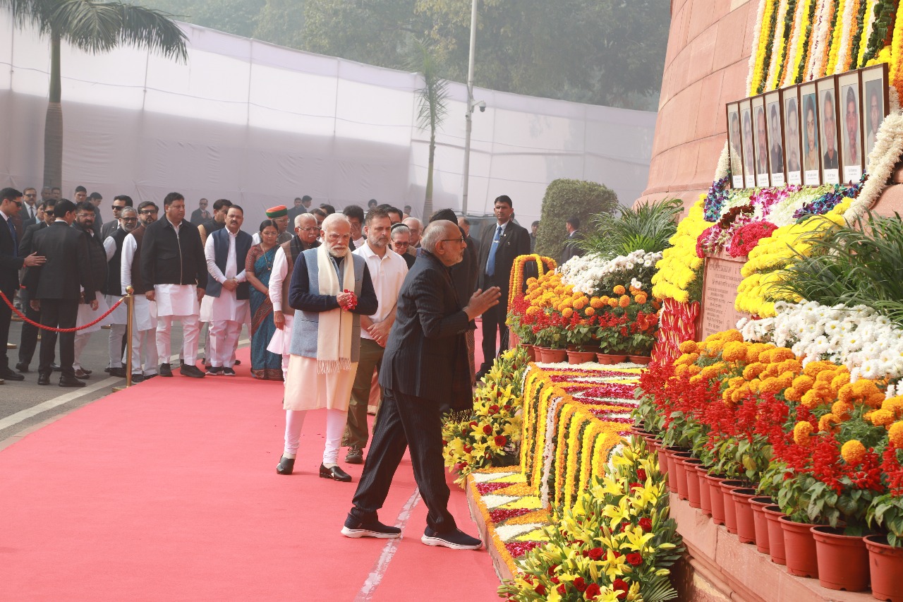 Political News: Vice President, Prime Minister and other dignitaries pay tribute to the martyrs at the Parliament House complex