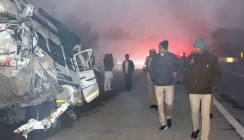 Mathura Accident Dead Body DNA Test , Mathura Accident Dead Body DNATest, मथुरा यमुना एक्सप्रेसवे हादसा अपडेट, mathura yamuna expressway accident update, Mathura, यमुना एक्सप्रेसवे हादसा, yamuna expressway accident, उत्तर प्रदेश, मथुरा हादसा शव डीएनए टेस्ट, यूपी हादसा हिंदी न्यूज, UP Accident Hindi news