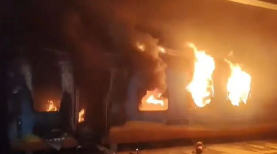 Tatanagar Ernakulam Express Fire, Andhra Pradesh train fire, Yalamanchili train accident, Visakhapatnam train fire, Chandrashekhar Sundaram death, Indian Railways fire, Train coach fire, Tatanagar Ernakulam Express accident, Andhra Pradesh