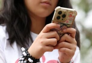 Australia Social Media Ban, Australia social media ban, under 16 internet restrictions, children's online safety Australia, Australian law social media minors, youth social media ban mental health, impact of Australia's social media ban on teens, Anthony Albanese internet policy youth, legal challenge Australia social media law