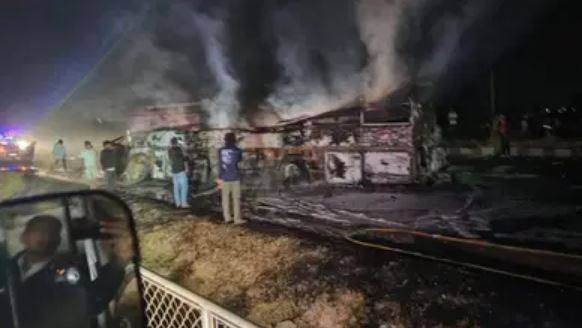 Karnataka Bus Accident, Bengaluru,Bus Accident,Karnataka,karnataka bus fire tragedy, bengaluru bus fire, shivamogga bus fire, bus hadsa, accident today, karnataka bus accident, bus fire in chitradurga karnataka, bus catches fire, karnataka chitradurga bus hadsa, karnataka bus fire