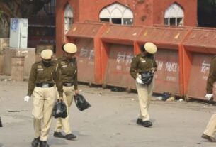 Delhi University Bomb Threat, delhi, du college bomb threat, ramjas college, deshbandhu college, bomb threat, Two DU colleges receive bomb threats, delhi university bomb threat,