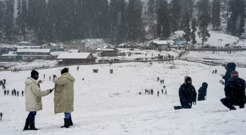 Chillai Kalan, Chillai Kalan","Kashmir Valley","Dal Lake","Sonamarg","Pahalgam","Kashmir","सोनमर्ग","पहलगाम","चिल्ला ए कलां","गुलमर्ग स्की रिज़ॉर्ट","कश्मीर"