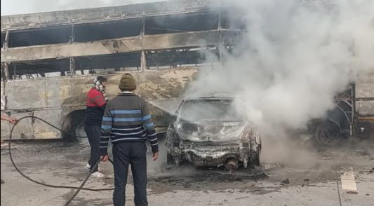 Yamuna Expressway Accident, Yamuna expressway accident,Mathura accident,यमुना एक्सप्रेसवे सड़क दुर्घटना,मथुरा सड़क दुर्घटना,bus catches fire,Yamuna Expressway Accident Mathura,Yamuna Expressway Accident news,बस में लगी आग"