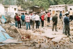 Mathura News, Mathura, lawyers protest, chamber demolition, illegal construction, court strike, district administration, Haldighati land, lawyers agitation, City Magistrate, Uttar Pradesh, Mathura News, Mathura Latest News, Mathura News in Hindi, Mathura Samachar