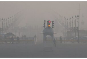 Delhi Weather: Severe cold in Delhi, temperatures plummet to season's lowest.