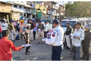 Gujarat: Police launched a road safety campaign in Kheda, resulting in a decrease in accidents.