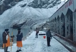 Uttarakhand: Tourist influx increases after snowfall, enthusiasm remains unchanged despite some difficulties
