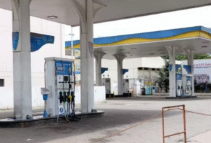 Manipur: Petrol pumps in valley districts closed indefinitely due to threats