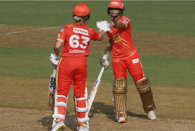 WPL 2026: Gujarat Giants set a target of 208 for UP Warriors, captain Gardner scored 65 runs in 41 balls.