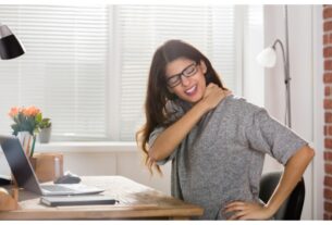 Lifestyle News: Screen Time and Back Pain! What’s the Connection?