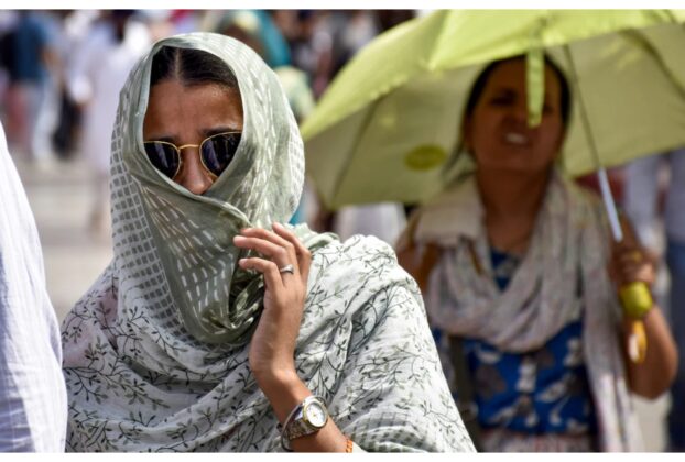 Delhi Weather: Heat alert in Delhi-NCR! Severe heat since Holi... Find out today's weather.