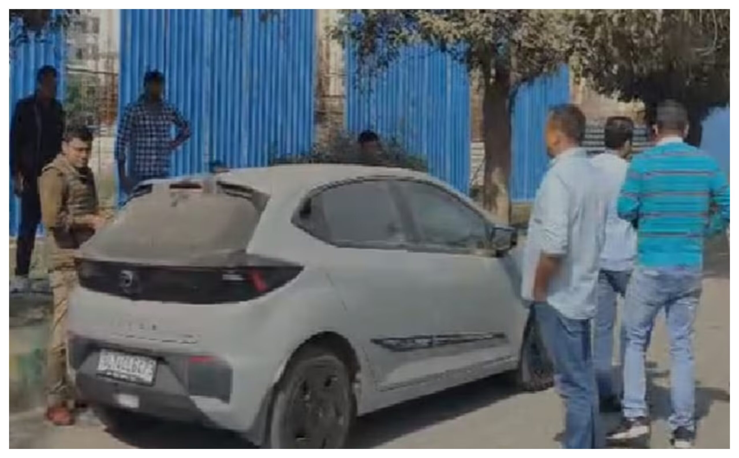 Valentine's Breaking: Horrifying incident in Noida on Valentine's Day! Couple found dead in a car