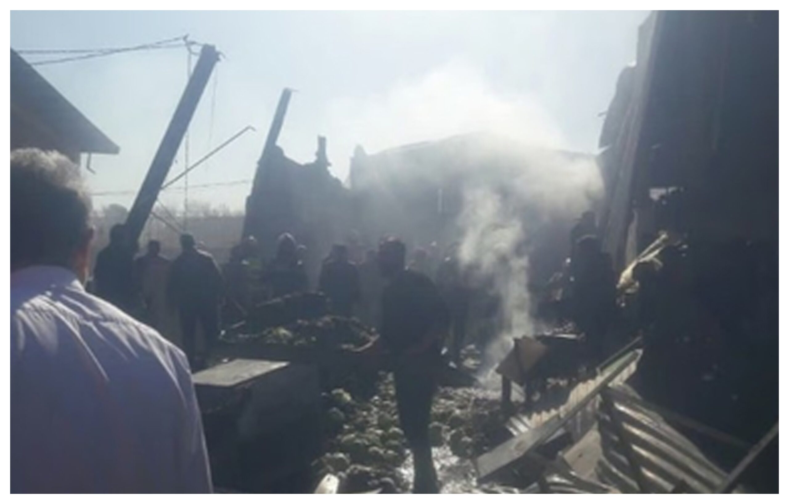 Iran News: Iranian military helicopter crashes in fruit market, 4 people dead