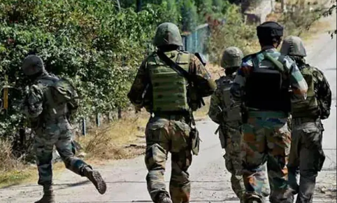 Pakistani Prisoner Escapes, two pakistani nationals escape from jammu jail, kashmir pakistani prisoners escape, पाकिस्तानी कैदी फरार, कश्मीर पाकिस्तानी कैदी फरार, देश News,