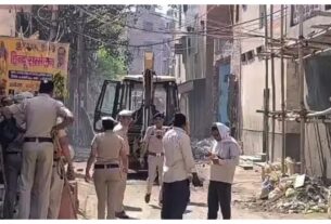 Delhi: In the case of clash that occurred in Uttam Nagar during Holi, MCD demolished the 'illegal parts' of the accused's house