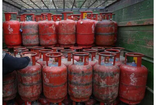 LPG Crisis: The Prime Minister instructed the ministers to coordinate to save consumers from trouble