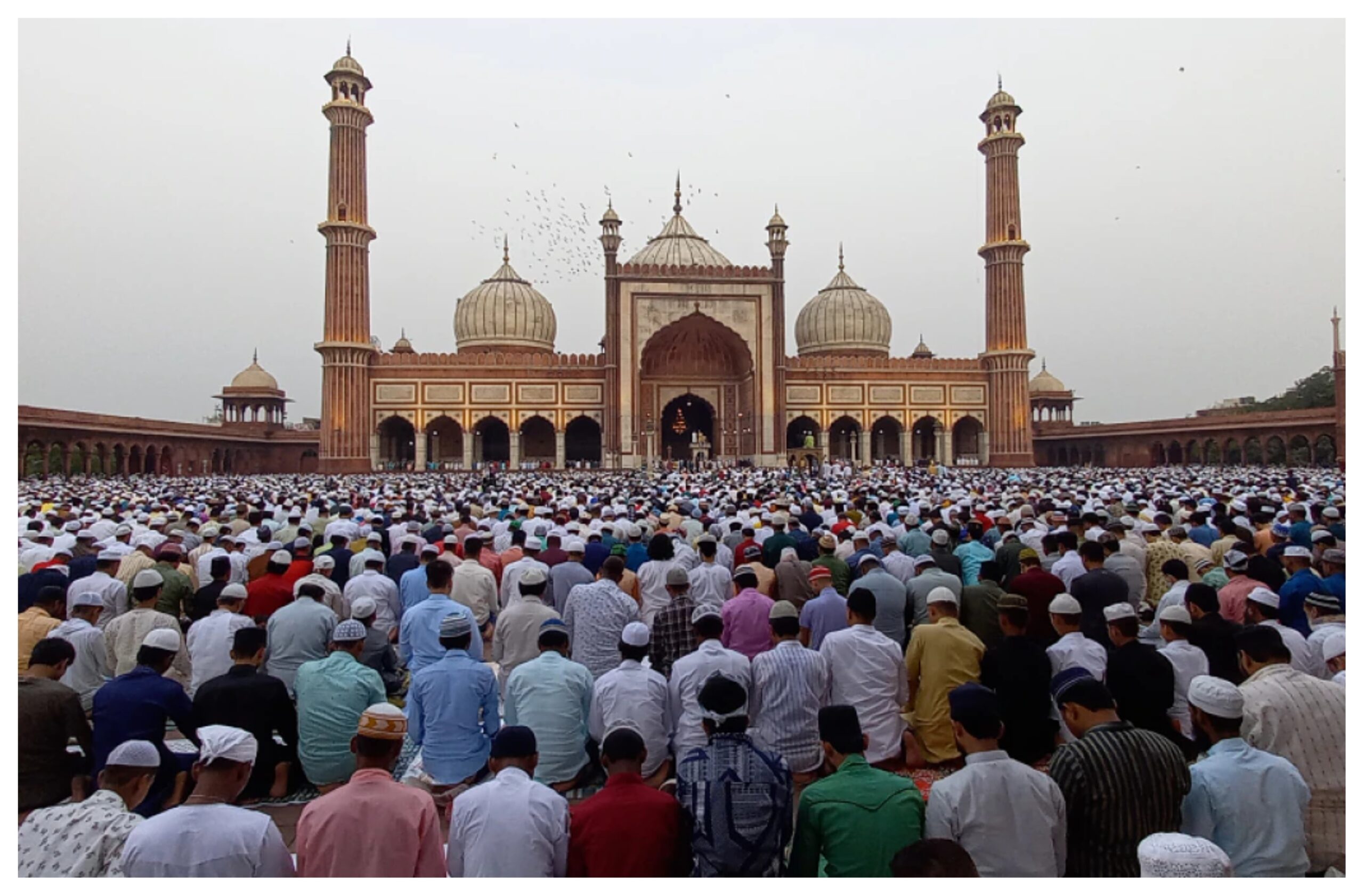 Eid-ul-Fitr: Eid-ul-Fitr is being celebrated across the country, prayers were offered in mosques and Eidgah.