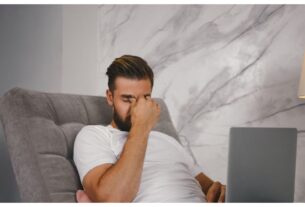 Health News: Why does the head feel heavy while sitting in the AC, know what is the reason?