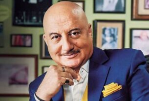 Dhurandhar 2 , Ranveer singh, anupam kher, aditya dhar, aditya dhar team, dhurandhar propaganda, dhurandhar, ranveer singh dhurandhar, ranveer singh dhurandhar success, dhurandhar movie, dhurandhar cast, dhurandhar songs, dhurandhar ranveer, dhurandhar ott release date, dhurandhar poster, dhurandhar videos, dhurandhar day 22 collection, dhurandhar collection, anupam kher dhurandhar, yami gautam, ram gopal varma dhurandhar, ram gopal varma, Entertainment News in Hindi, Bollywood News in Hindi, Bollywood Hindi News, धुरंधर, आदित्य धर, रणवीर सिंह, सारा अर्जुन, अनुपम खेर, राम गोपाल वर्मा, अक्षय खन्ना, यामी गौतम, धुरंधर 2