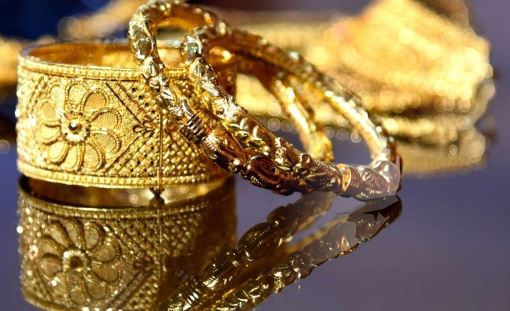 Gold & Silver New Price, gold price on mcx , silver price on mcx , why gold price down on mcx , why silver price down on mcx , silver down 20000 rupee , चांदी में क्‍यों आई गिरावट , सोने में क्‍यों दिख रही गिरावट , सोना क्‍यों हो रहा सस्‍ता , चांदी क्‍यों हो रही सस्‍ती , सोने और चांदी में बड़ी गिरावट