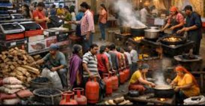 Hotel Business Crisis, Hathras commercial gas cylinders, Restaurant gas shortage, Hotel business crisis, LPG price hike India, Uttar Pradesh gas supply, Commercial cylinder scarcity, Food business impact, Gas agency directive, Hathras news, Hathras, Hathras News, Hathras Latest News, Hathras News in Hindi, Hathras Samachar"