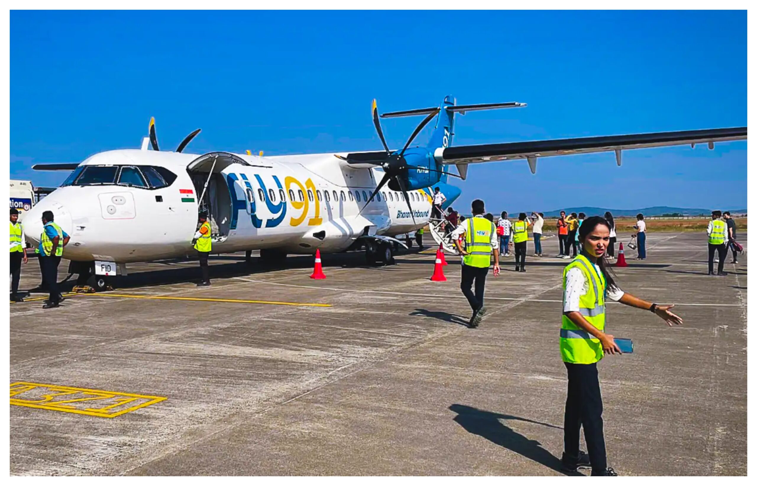 Hyderabad: Hubli-bound flight diverted to Bengaluru! Bad weather caused the plane to be stranded for three hours.