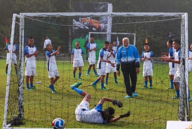 PM Modi Football, PM Modi football Sikkim PM Modi PM Modi football Sikkim , Narendra Modi football , PM Modi bengal Election , West Bengal elections , पीएम मोदी , नरेंद्र मोदी फुटबॉल सिक्किम , नरेंद्र मोदी फुटबॉल , पीएम मोदी बंगाल चुनाव , पश्चिम बंगाल चुनाव"